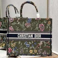 Christian Dior Shopping Bags